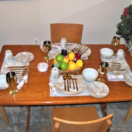 Two-Bedroom Serviced Apartment: High-Speed Wi-Fi & Bi-Monthly Housekeeping New York Exterior photo